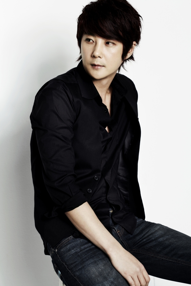신혜성(정필교/가수/신화)
신화의 신혜성이 데뷔 후 첫 라이브 실황 앨범을 오는 30일 발매한다.