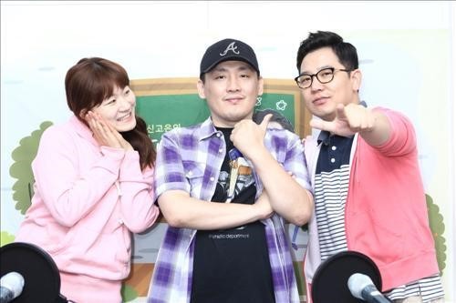 현진영(허현석/가수)
Hyun Jin-young, artist and producer of his own label “Made In H.J.Y.,” is coming out with a new track in October.