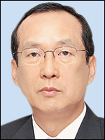 최병민(기업인/방송인/깨끗한나라회장/한국제지공업연합회회장)
한국제지연합회(회장 최병민ㆍ깨끗한나라 회장)는 26일 서울 명동 써튼호텔에서 미얀마 제지업계 대표단 초청 간담회를 갖고, 양국 제지업계의 협력방안을 논의했다.