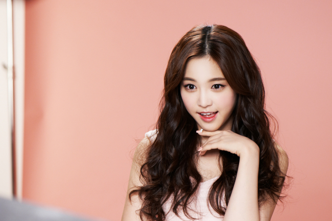 손나은(가수/에이핑크)
에이핑크 손나은이 메이크업 브랜드 페리페라(www.peripera.co.kr)의 새로운 모델로 발탁됐다.