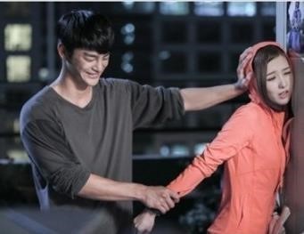 서인국(가수/탤런트),김유리(탤런트)
배우 서인국과 김유리의 촬영 현장 사진이 화제다.