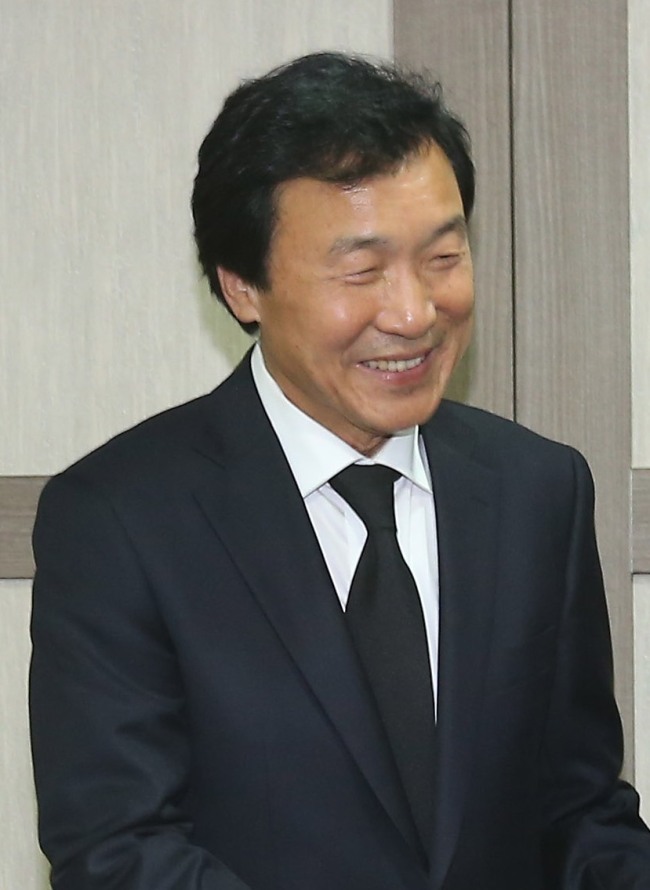 손학규(정당인/전국회의원/민주당상임고문)
Democratic Party adviser Sohn Hak-kyu continues to be a major factor for the progressive bloc despite his absence and apparent intention to “rest.”