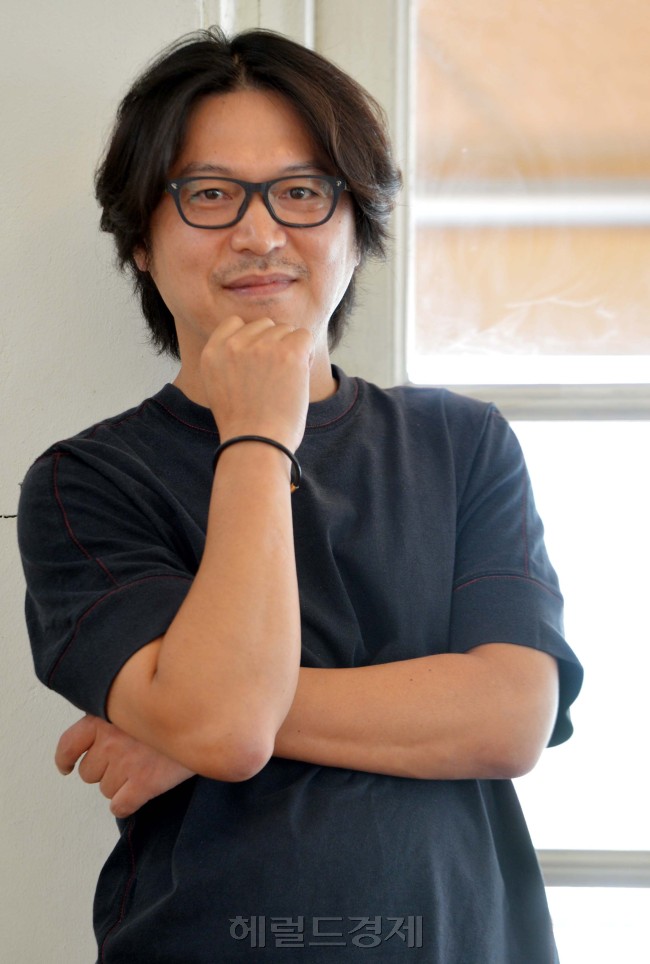 봉만대 감독<br />김명섭 기자 msiron@heraldcorp.com
봉만대 감독
김명섭 기자 msiron@heraldcorp.com
봉만대 감독
김명섭 기자 msiron@heraldcorp.com