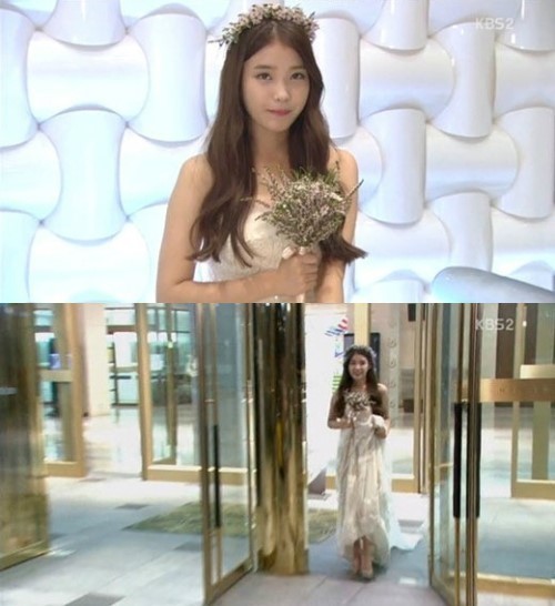 아이유(이지은/가수)
가수 아이유의 웨딩드레스 자태가 눈길을 끌고 있다.
　