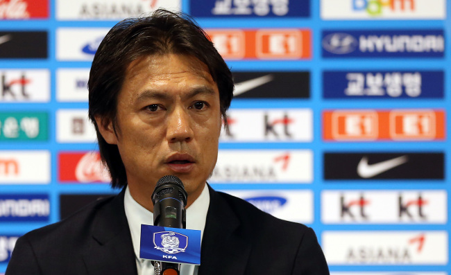 홍명보(축구감독/전축구선수/축구국가대표팀)
Korea’s head coach Hong Myung-bo speaks about his lineup on Tuesday.   Yonhap News