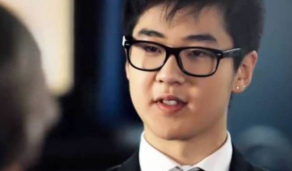 김한솔(화제인물)
고(故) 김정일 북한 국방위원장의 손자이자 김정은의 조카인 김한솔(18)이 프랑스 파리정치대학에 입학한다는 소식이 전해지면서 해당 학교에 누리꾼들의 관심이 커지고 있다.