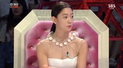 클라라(이성민/탤런트/모델)
클라라가 자신을 하루 아침에 스타로 만들어준 ‘레깅스 시구 패션’에 대해 입을 열었다.