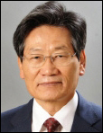 김능환(전정무직공무원/전대법관)
중앙선거관리위원장 퇴임 뒤 아내가 운영하는 편의점에서 일을 해 화제를 모았던 김능환(62) 전 대법관이 결국 대형 법무법인에 들어갔다.