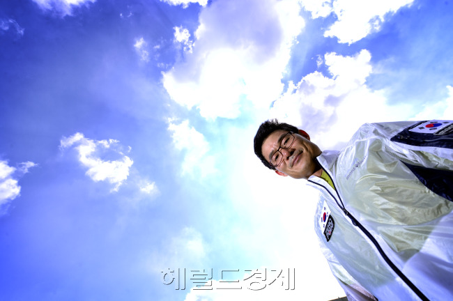 히말라야 14좌 무산소 등정한 김창호 대장. 박해묵 기자/mook@heraldcorp.com
히말라야 14좌 무산소 등정한 김창호 대장. 박해묵 기자/mook@heraldcorp.com
히말라야 14좌 무산소 등정한 김창호 대장. 박해묵 기자/mook@heraldcorp.com