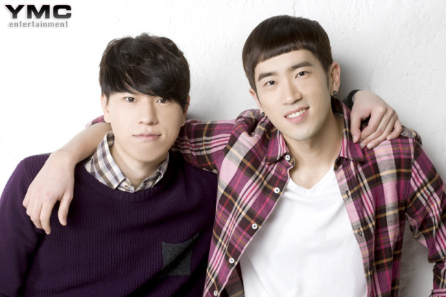 탁(이기철/가수/배치기),무웅(정무웅/가수/배치기)
R&B solo vocalist Wheesung will be joining hip-hop duo Bae Chi Gi at the group’s concert in Busan on Saturday.
