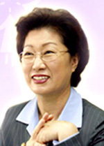 김화중(정치인/전정무직공무원)
충청북도는 2013 오송 화장품·뷰티세계박람회 공동위원장으로 박람회의 성공적 개최를 통해 충북이 화장품·뷰티산업의 메카로 성장할 수 있는 기틀을 마련한 김화중<사진> 서울대학교 명예교수를 29일자로 충청북도 명예도지사로 위촉했다고 밝혔다.