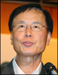노대래(정무직공무원/공정거래위원회위원장)
노대래<사진> 공정거래위원장은 29일 “경제민주화와 경제활성화는 차원이 다른 문제로 이를 상충관계나 선택의 문제로 볼 사항이 아니다”라고 말했다.