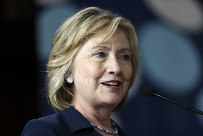 힐러리로댐클린턴(HillaryRodhamClinton/정치인/전영부인)
LONDON (AFP) ― Former U.S. Secretary of State Hillary Clinton was voted the 2013 winner of the Chatham House Prize by the think-tank on Wednesday for her work in promoting “a new era of U.S. diplomatic engagement.”