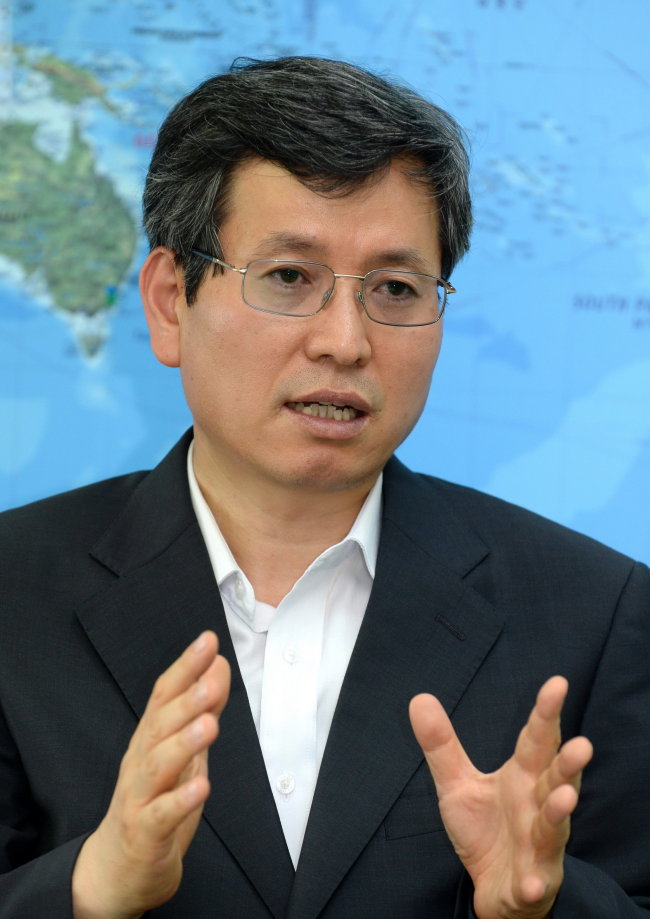 류광수(기업인/한국항공우주산업연구위원)
The Korea Forest Service this week held an international symposium in Seoul to enhance public understanding of Reducing Emissions from Deforestation and Forest Degradation (REDD+), and a meeting of high-level officials on cooperation on the issue in Jeju.