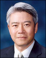현재현(기업인/동양그룹회장)
경영개선작업을 추진하고 있는 동양그룹(회장 현재현)이 동양시멘트 폐열발전소를 매각해 400억원의 자금을 유입했다고 2일 밝혔다. 매수자는 삼척에너지(주)로, 맥쿼리코리아오퍼튜니티즈운용(MKOM)의 사모펀드회사(PEF)가 투자한 자회사다.