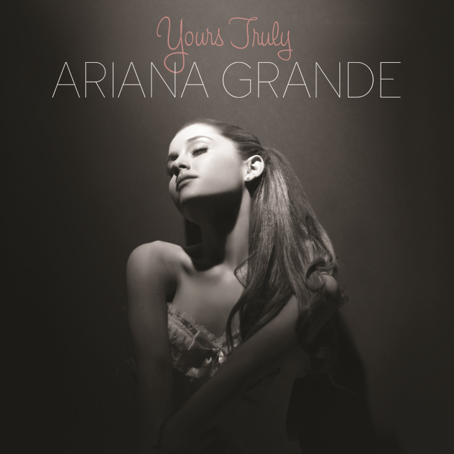아리아나그란데(ArianaGrande/영화배우/가수)
‘제2의 머라이어 캐리’로 불리며 주목받고 있는 디바 아리아나 그란데(Ariana Grande)의 데뷔 앨범 ‘유어스 트루리(Yours Truly)’가 2일 국내에 발매된다.