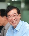 박원순(광역단체장/변호사/서울특별시시장)
중앙선거관리위원회가 서울시 무상교육 광고에 대해 공직선거법에 어긋나지 않는다고 밝혔다.
