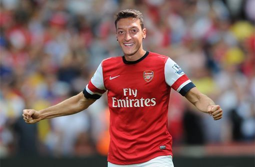 메수트외질(MesutOzil/축구선수/레알마드리드미드필더)
올 여름 이적시장에서 죽을 쑤던 아스널이 레알 마드리드의 메수트 외질을 잡았다.