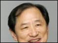 이상철(기업인/전대학총장/LG유플러스대표이사부회장/한국산업융합협회회장)
이상철 부회장은 3일 사내 임직원에게 보낸 메시지에서 “주파수 경매에서 확보한 2.6㎓ 대역은 기회의 땅”이라며 이 같이 밝혔다.