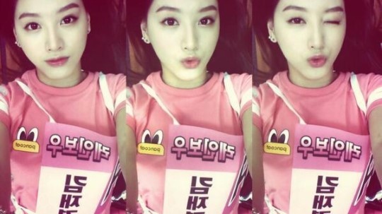 김재경(가수/레인보우)
걸그룹 레인보우 멤버 김재경이 3일 고양종합운동장에서 진행 중인 아이돌 체육대회(이하 아육대) 녹화 인증샷을 공개했다.
　