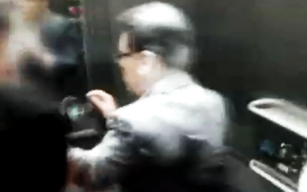 류원기(기업인/스포츠인/영남제분회장/부산광역시역도연맹회장/대한역도연맹회장)
여대생 청부살해사건’의 주범 윤길자(68·여)씨에게 허위진단서를 작성해 준 혐의를 받는 연세대 세브란스병원 박모(54) 교수에 대한 구속 전 피의자 심문(영장실질심사)이 3일 열렸다고 연합뉴스가 3일 보도했다.