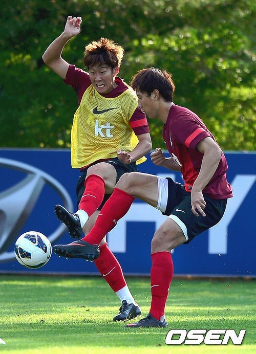 손흥민(축구선수/TSV바이엘04레버쿠젠포워드)
한국형 축구, 기성용 SNS 사태, 4경기 무승, 빈곤한 득점력. 시작부터 많은 혼돈과 논란을 안고 출발한 ‘홍명보호’가 마침내 제대로 갖춰진 진용으로 첫 발을 내딛는다. 사실상 2014 브라질월드컵 본선무대에서 보여줄 최정예 라인업이다. 홍명보 감독도 “지금부터는 본선 체제”라며 선수들에게 강한 자극과 긴장감을 부여했다.
