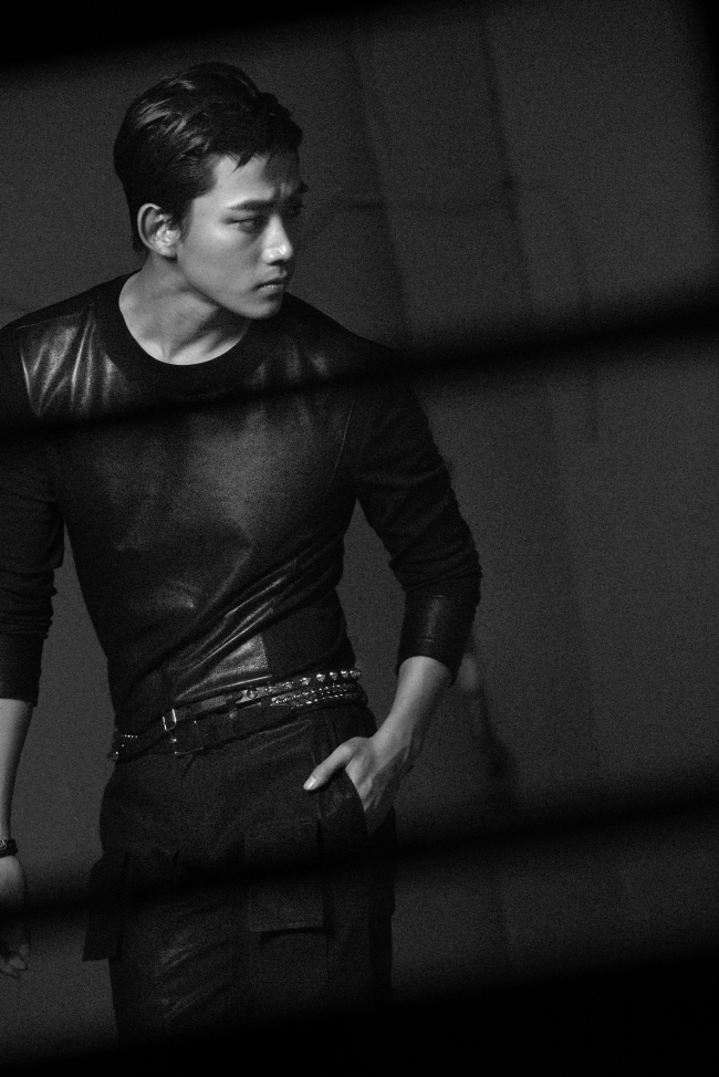 택연(옥택연/가수/탤런트/2PM)
그룹 2PM의 택연이 조용필 19집 ‘헬로(Hello)’의 일본 발매 앨범에 참여한다.