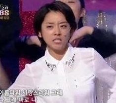 송인화(영화배우/개그우먼)
배우에서 개그우먼으로 전향한 송인화가 대마초를 흡연한 혐의로 적발됐다.