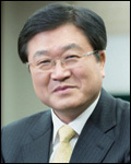 박상진(기업인/삼성SDI대표이사사장/삼성SDI사내이사)
대기업인 삼성SDI는 우수한 기술력과 동반성장에 대한 치열한 노력으로 주목받았다. 삼성SDI는 친환경ㆍ에너지 전문기업으로서의 특허 경쟁력을 확보하기 위해 2012년까지 전 세계적으로 4만3000여건의 특허를 출원했다.