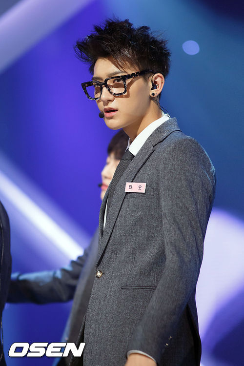 타오(TAO/가수/EXO/EXO-M)
그룹 엑소(EXO)의 멤버 타오가 MBC ‘아이돌 스타 육상·양궁·풋살 선수권 대회’(이하 아육대) 촬영 중 허리 부상을 당한 가운데 큰 부상이 아닌 것으로 확인됐다.