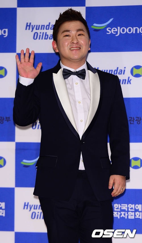허각(가수)
5일 허각은 자신의 팬카페에 “오늘 여러분께 깜짝 놀랄만한 소식 하나 전하려고 합니다. 드디어 저 결혼합니다. 10월 3일! 정확히 28일 남았네요”라고 글을 남겼다.