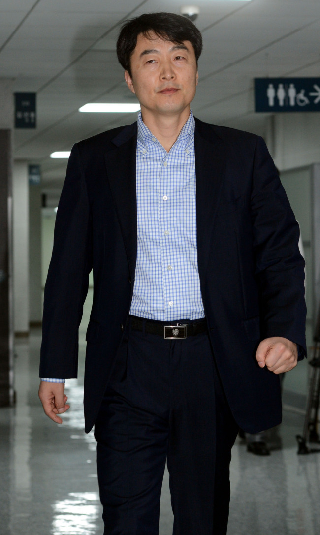 이석기(국회의원/통합진보당국회의원)
현직의원으로는 헌정 사상 처음 내란음모 혐의로 구속된 이석기 통합진보당 의원은 구치소 입감 전 격앙된 모습을 보였다.