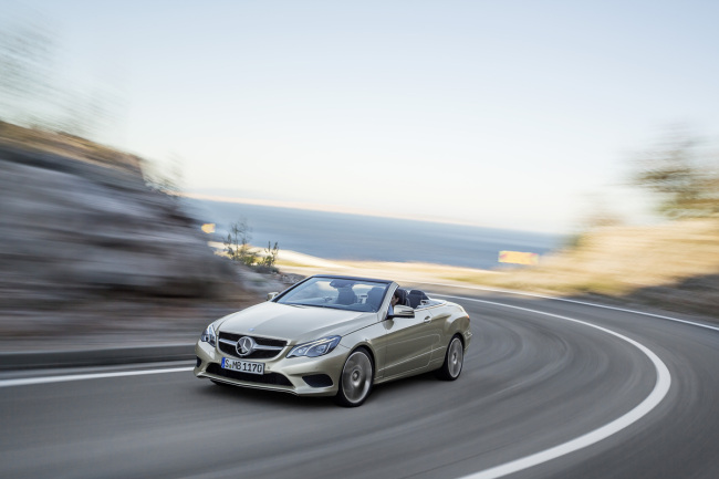 메르세데스 벤츠 코리아는 THE New E-Class 라인업에 새롭게 추가된 Coupe와 Cabriolet모델을 국내 공식 출시해 9일 강남대로 전시장에서 선보이고 있다.