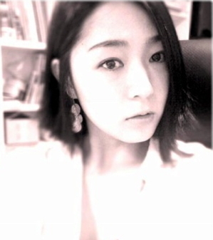 윤채영(영화배우/탤런트)
배우 윤채영이 동료배우 조동혁에 패소해 2억7000 만원을 배상하라는 판결에 불복해 지난 2일 항소장을 제출했다.