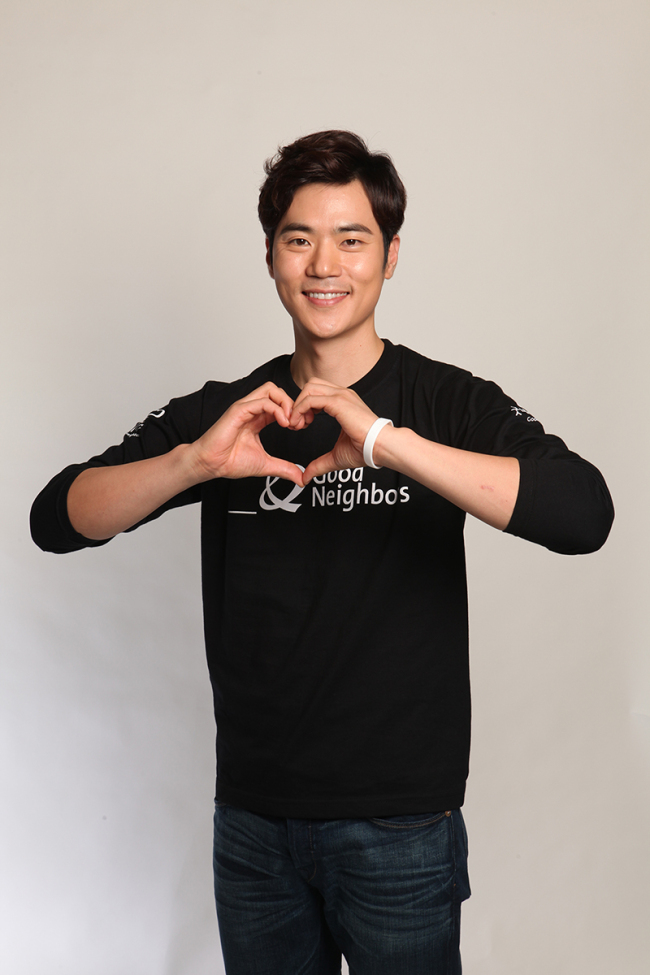 김강우(탤런트/영화배우)
배우 김강우가 국제구호개발 NGO 굿네이버스 후원 공익 광고를 촬영했다.