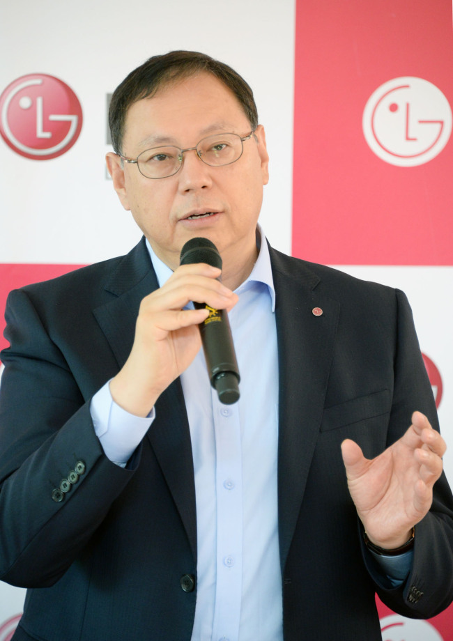 조성진(기업인/LG전자본부장/사장)
BERLIN ― LG Electronics this week revealed its goal to win over energy-conscious European consumers and take the lead in the world’s largest home appliance market.