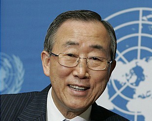 반기문(국제기관단체인/전정무직공무원/UN사무총장)
U.N. Secretary-General Ban Ki-moon has been chosen as a winner of the alumni award from his alma matar in Seoul for his contribution to world peace, his school said Tuesday.