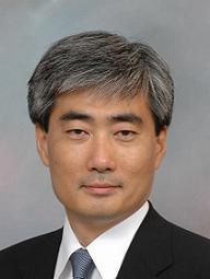신현송(교수/프린스턴대학교교수)
Korean economist Shin Hyun-song was named economic adviser and head of the research unit of the Bank for International Settlements, the Swiss-based organization said on Tuesday.