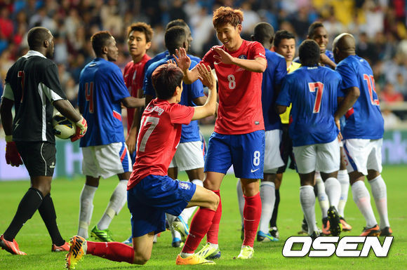 손흥민(축구선수/TSV바이엘04레버쿠젠포워드)
대한민국 축구국가대표팀은 10일 오후 8시 전북 전주시 덕진구 여의동 전주월드컵경기장에서 크로아티아와 평가전을 갖는다.