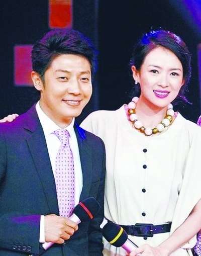 사베이닝(SaBeining/앵커/MC/CCTV앵커),장쯔이(ZhangZiyi/영화배우)
월드 스타 장쯔이(章子怡·34)와 인기 MC 싸베이닝(撒貝寧·37·왼쪽) 커플의 결별 의혹이 커지고 있는 가운데 이번 연애의 최대 수혜자는 바로 싸베이닝이라고 ‘중궈위러왕(中國娛樂網)’이 최근 보도했다.