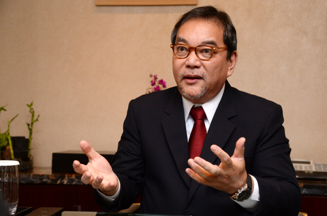 Ramon Jimenez, Philippines’ Tourism Secretary, speaks during an interview with The Korea Herald in Seoul on Wednesday.   Ahn Hoon/The Korean Herald