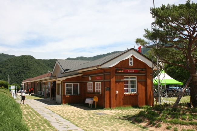 한국에서 가장 아름다운 열차길로 이미 잘 알려진 ‘백두대간 관광열차’의 인기가 하늘을 찌른다.