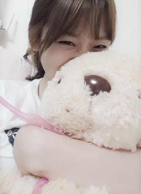 김슬기(탤런트/연극배우)
배우 김슬기(21)가 학자금 대출을 모두 갚고 감격에 찬 환호를 보냈다.