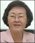 신연희(기초단체장/서울특별시강남구구청장)
구룡마을 개발방식을 놓고 서울시와 갈등을 빚고 있는 신연희<사진> 강남구청장이 12일 “일부 환지방식 시행을 조속히 취소해 달라”는 내용의 공개서한문을 박원순 서울시장에게 보냈다.