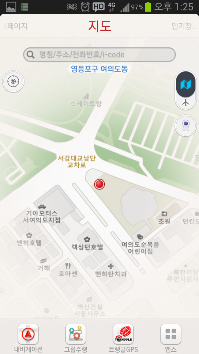 내비게이션 제조사와 통신사들의 ‘추석 길잡이 전쟁’이 치열한 가운데, 스마트폰 내비게이션 애플리케이션(앱)이 칼날을 번뜩이며 존재감을 드러내고 나섰다.