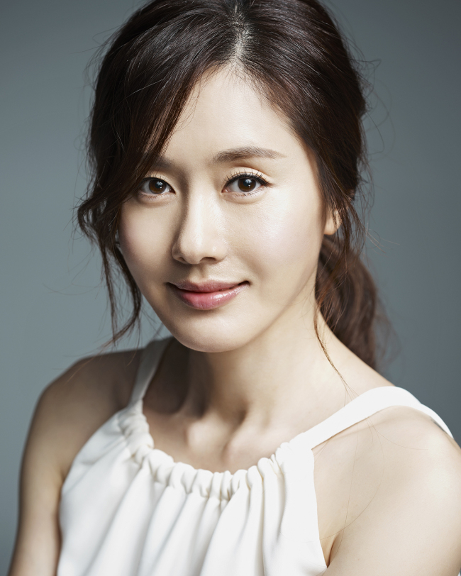 김지수(양성윤/영화배우/탤런트)
배우 김지수가 올 겨울 안방극장으로 돌아온다. 2년 만이다.