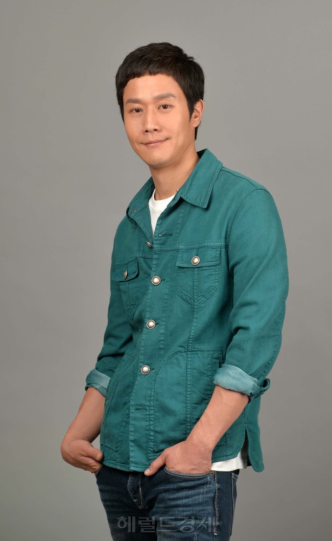 배우 정우 인터뷰.<br />이상섭 기자. babtong@heraldcorp.com 2013.09.10
배우 정우 인터뷰.
이상섭 기자. babtong@heraldcorp.com 2013.09.10