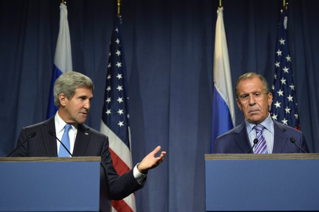 U.S. Secretary of State John Kerry (left) speaks next to Russian Foreign Minister Sergey Lavrov during a press conference before their meeting to discuss the ongoing crisis in Syria in Geneva on Thursday.
AP-Yonhap News