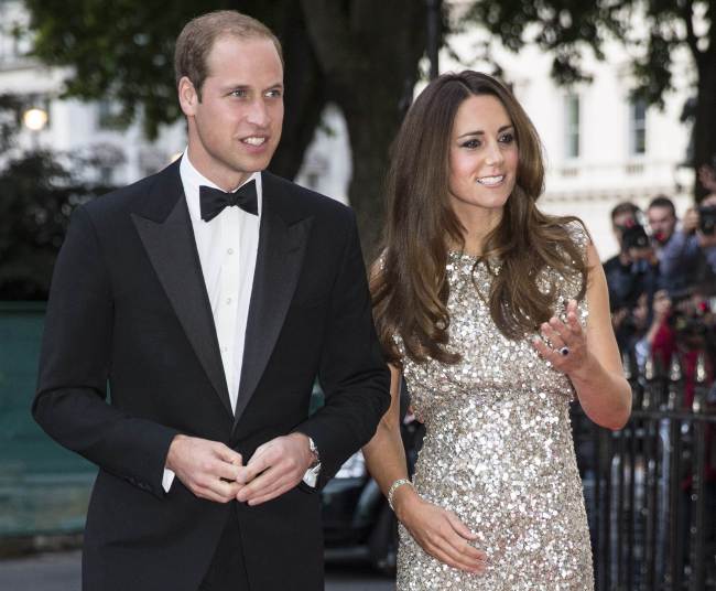 윌리엄윈저(WilliamWindsor/왕가),케이트미들턴(KateMiddleton/왕가)
Britain’s Prince William, Duke of Cambridge (left), and his wife Catherine, Duchess of Cambridge, arrive to attend the inaugural Tusk Conservation Awards at The Royal Society in London on Thursday.   AFP-Yonhap News