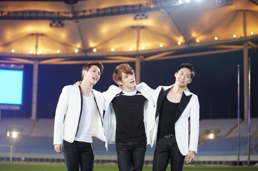 준수(김준수/가수/뮤지컬배우/JYJ),재중(김재중/가수/영화배우/JYJ),유천(박유천/가수/탤런트/JYJ)
JYJ 인천아시아드송 ‘온리 원(Only One)’ 뮤직비디오 비하인드컷이 공개됐다.